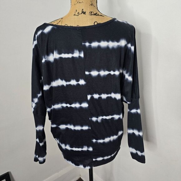 Black White Goth Tie Dye Batwing Sleeve Tee Shein - Picture 4 of 6